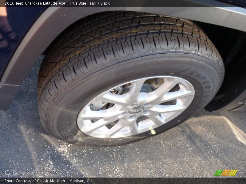 True Blue Pearl / Black 2016 Jeep Cherokee Latitude 4x4