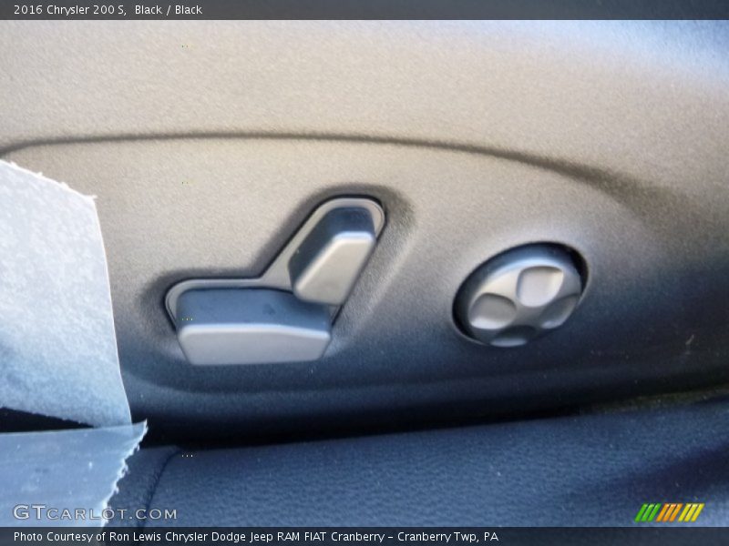 Black / Black 2016 Chrysler 200 S