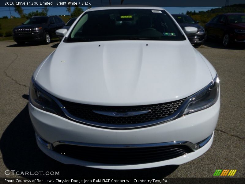 Bright White / Black 2016 Chrysler 200 Limited