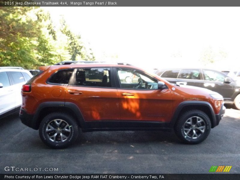 Mango Tango Pearl / Black 2016 Jeep Cherokee Trailhawk 4x4