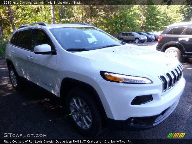 Bright White / Black 2016 Jeep Cherokee Latitude 4x4