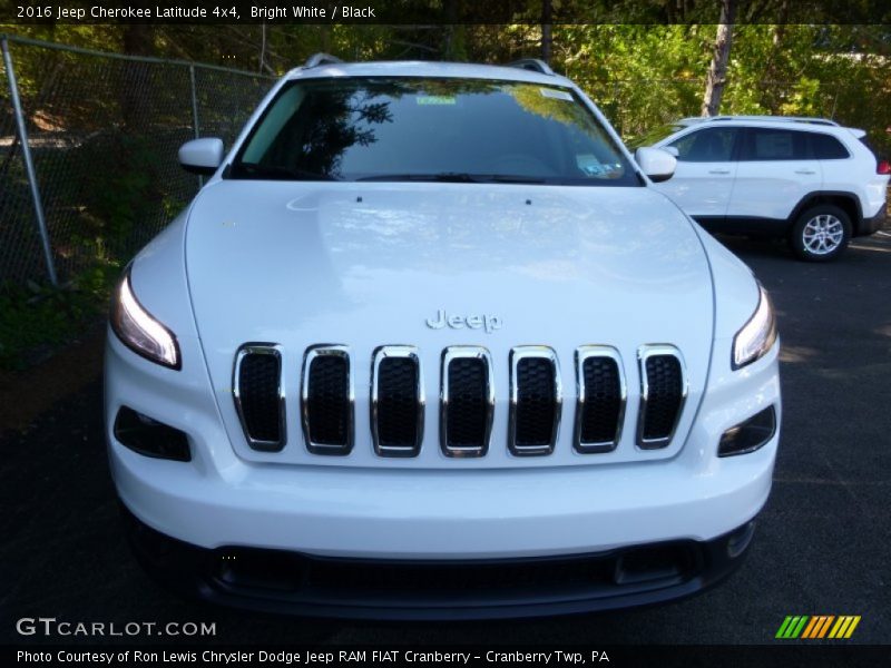Bright White / Black 2016 Jeep Cherokee Latitude 4x4