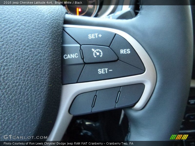 Bright White / Black 2016 Jeep Cherokee Latitude 4x4