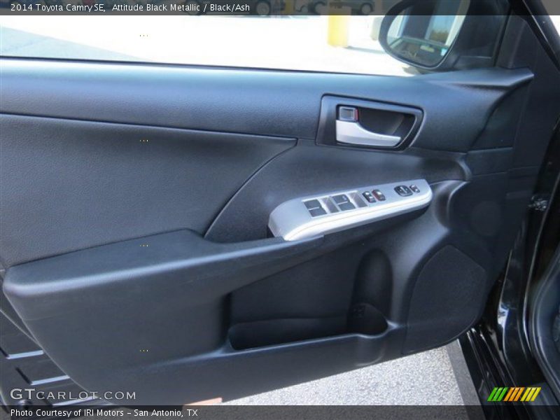 Attitude Black Metallic / Black/Ash 2014 Toyota Camry SE