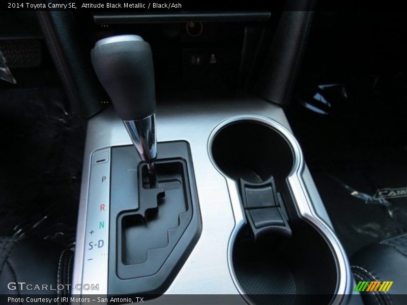 Attitude Black Metallic / Black/Ash 2014 Toyota Camry SE