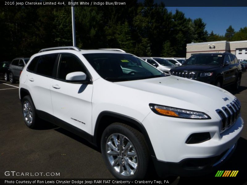 Front 3/4 View of 2016 Cherokee Limited 4x4