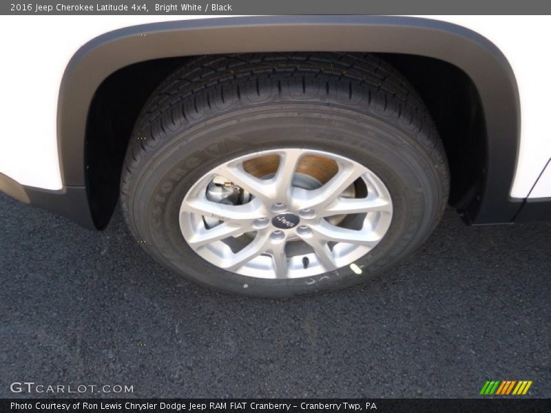 Bright White / Black 2016 Jeep Cherokee Latitude 4x4