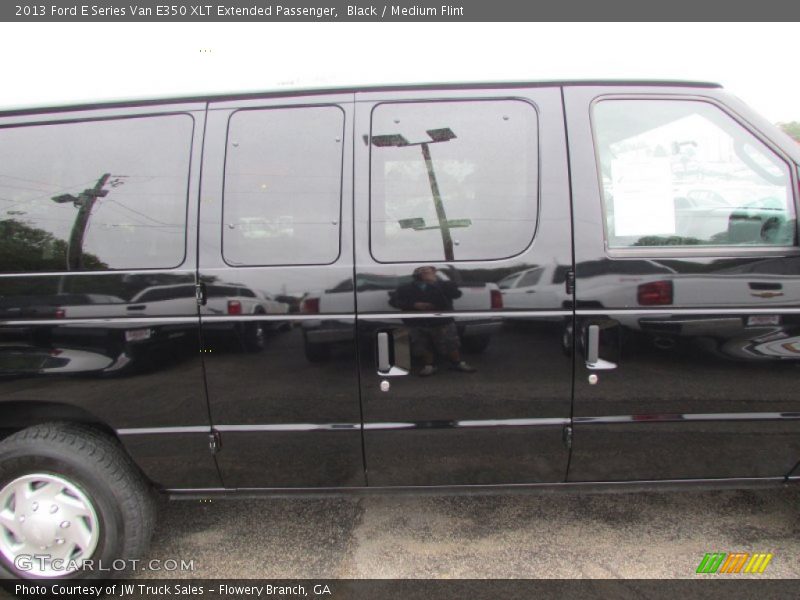 Black / Medium Flint 2013 Ford E Series Van E350 XLT Extended Passenger