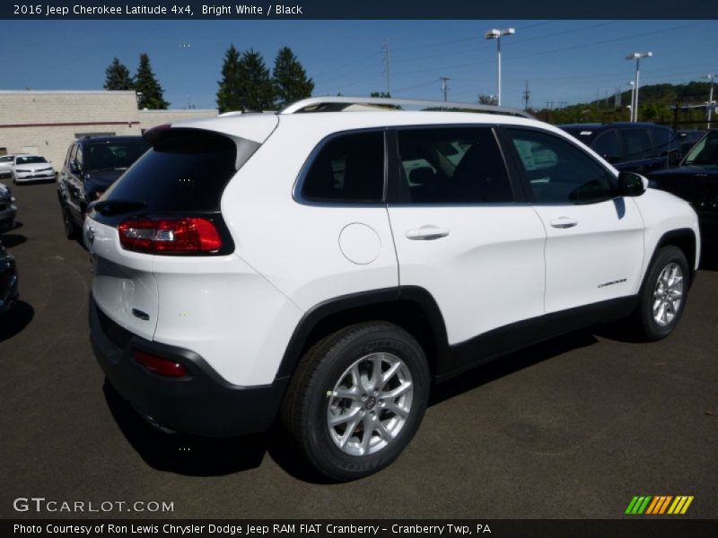 Bright White / Black 2016 Jeep Cherokee Latitude 4x4