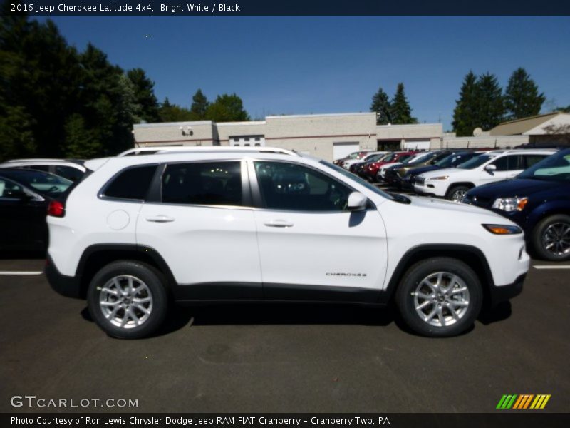 Bright White / Black 2016 Jeep Cherokee Latitude 4x4