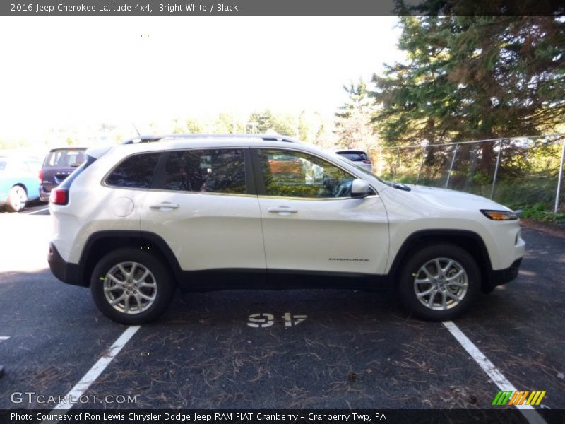 Bright White / Black 2016 Jeep Cherokee Latitude 4x4