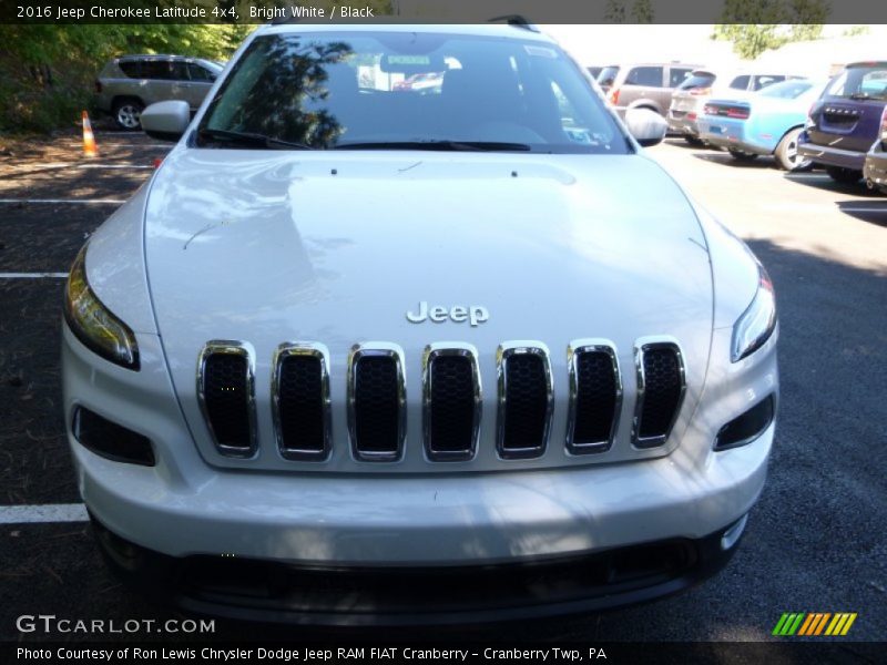 Bright White / Black 2016 Jeep Cherokee Latitude 4x4