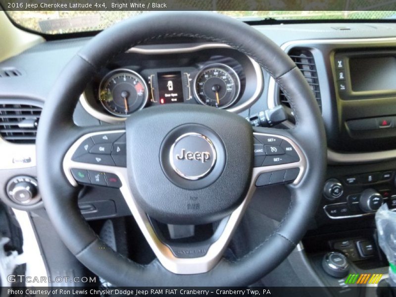 Bright White / Black 2016 Jeep Cherokee Latitude 4x4