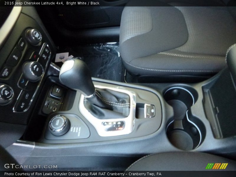 Bright White / Black 2016 Jeep Cherokee Latitude 4x4