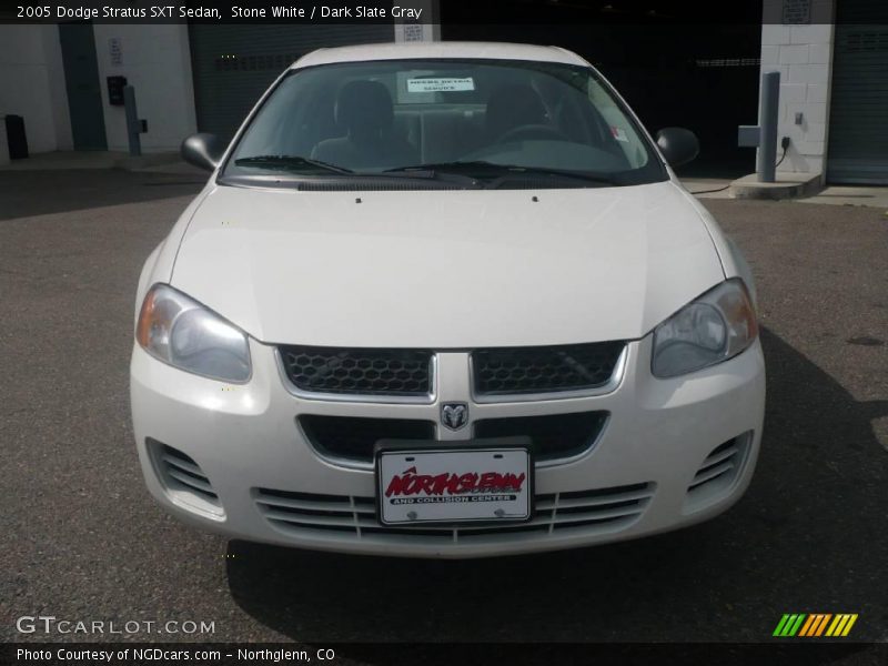 Stone White / Dark Slate Gray 2005 Dodge Stratus SXT Sedan