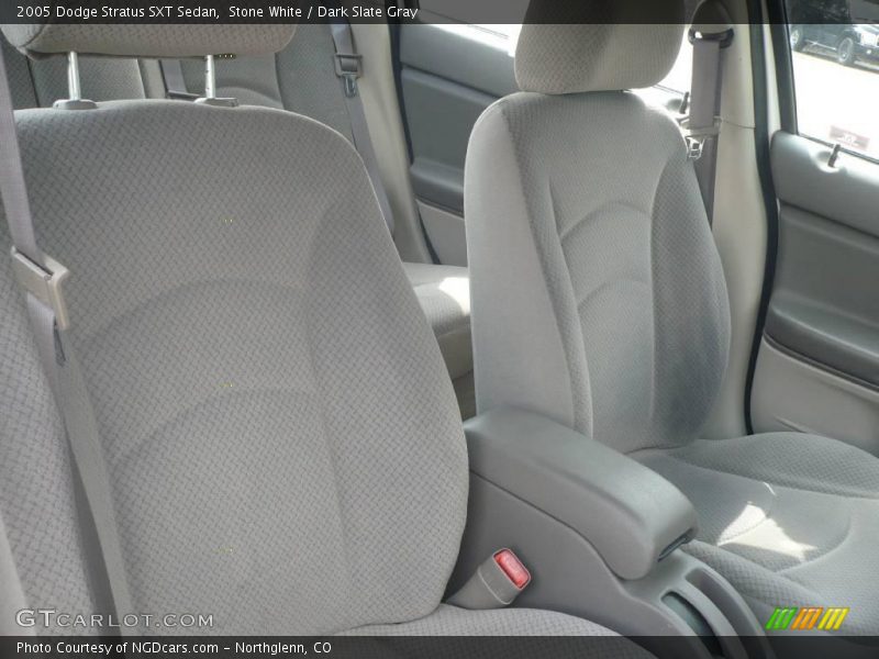 Stone White / Dark Slate Gray 2005 Dodge Stratus SXT Sedan