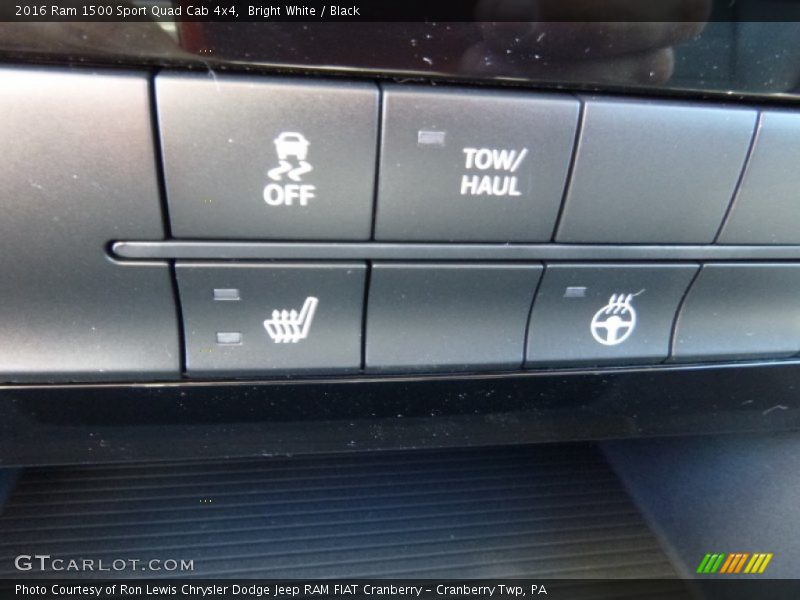 Bright White / Black 2016 Ram 1500 Sport Quad Cab 4x4