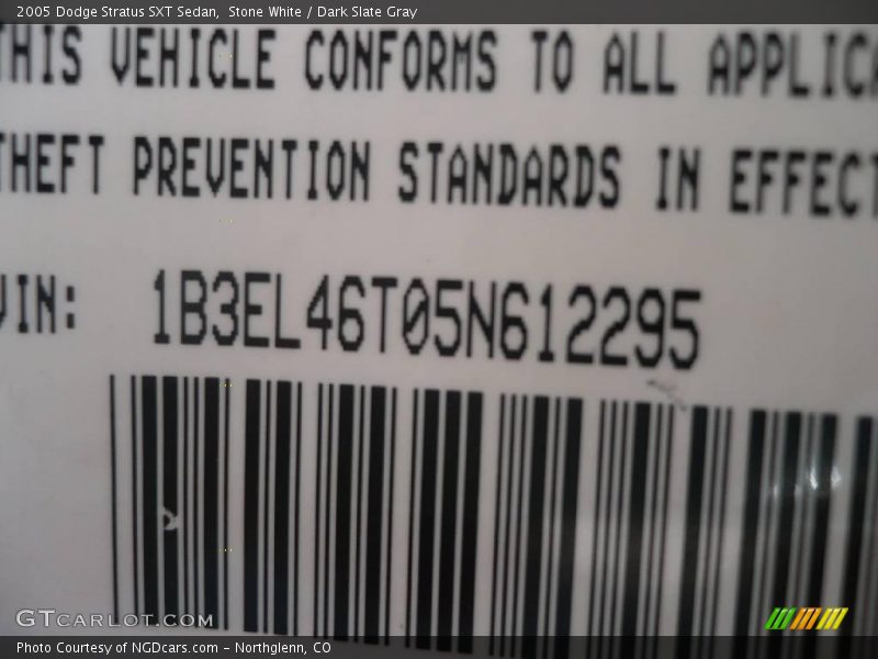 Stone White / Dark Slate Gray 2005 Dodge Stratus SXT Sedan