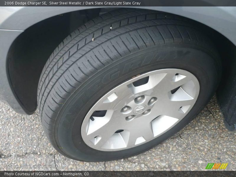 Silver Steel Metallic / Dark Slate Gray/Light Slate Gray 2006 Dodge Charger SE