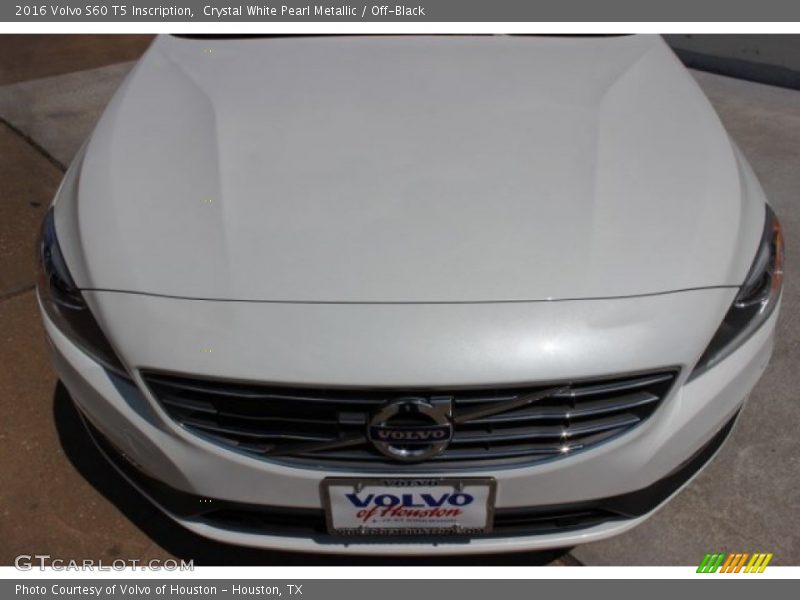 Crystal White Pearl Metallic / Off-Black 2016 Volvo S60 T5 Inscription
