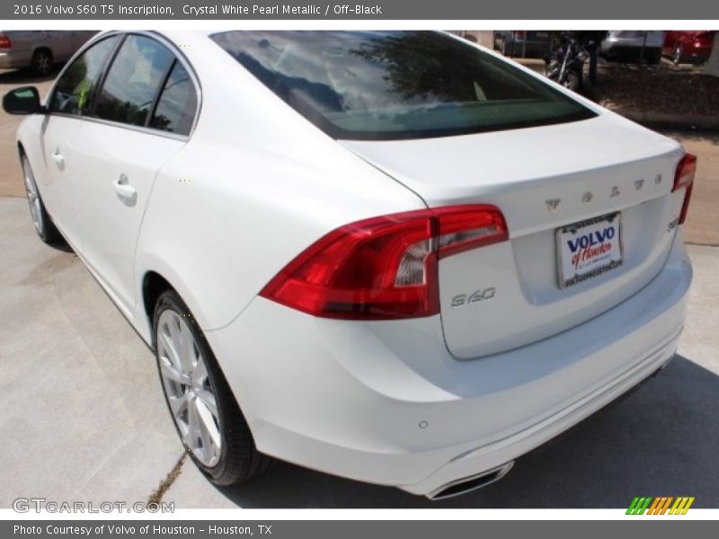 Crystal White Pearl Metallic / Off-Black 2016 Volvo S60 T5 Inscription