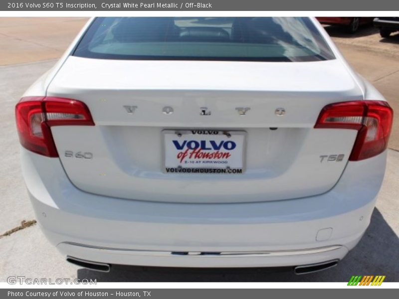 Crystal White Pearl Metallic / Off-Black 2016 Volvo S60 T5 Inscription