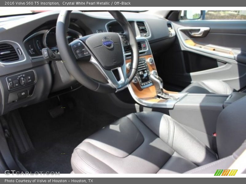  2016 S60 T5 Inscription Off-Black Interior