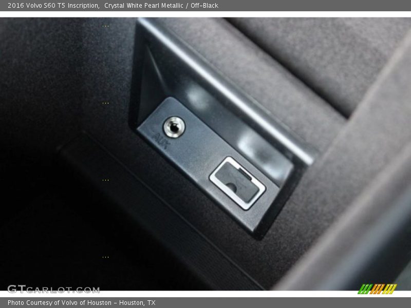 Crystal White Pearl Metallic / Off-Black 2016 Volvo S60 T5 Inscription