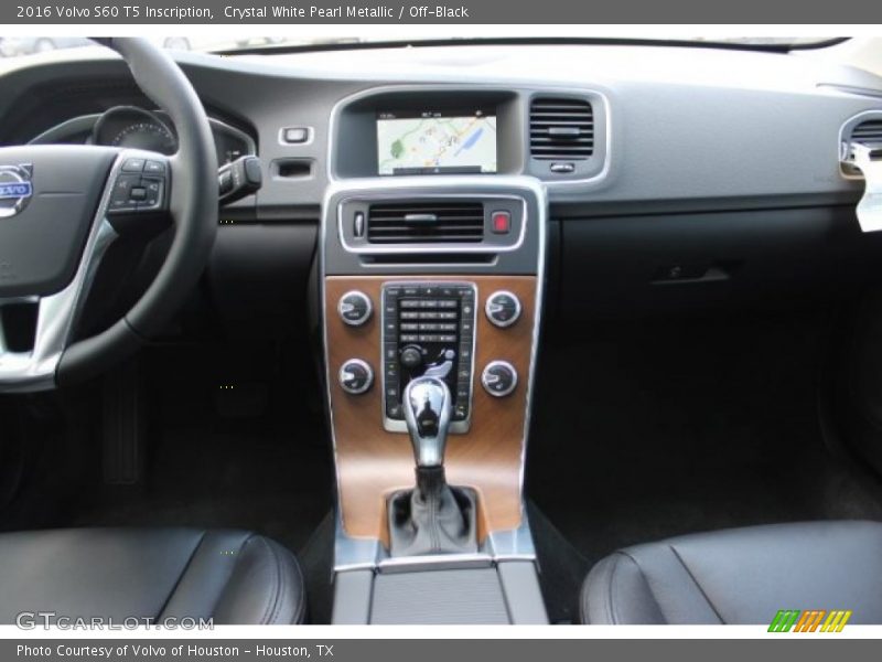 Dashboard of 2016 S60 T5 Inscription