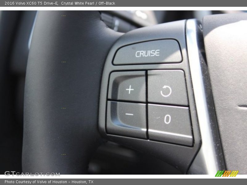 Crystal White Pearl / Off-Black 2016 Volvo XC60 T5 Drive-E