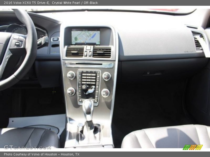 Crystal White Pearl / Off-Black 2016 Volvo XC60 T5 Drive-E