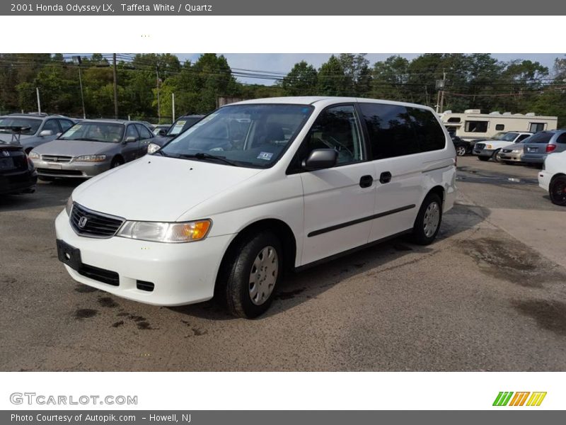 Front 3/4 View of 2001 Odyssey LX