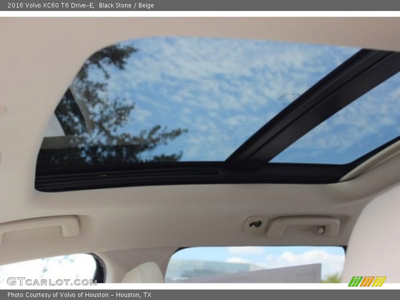 Sunroof of 2016 XC60 T6 Drive-E