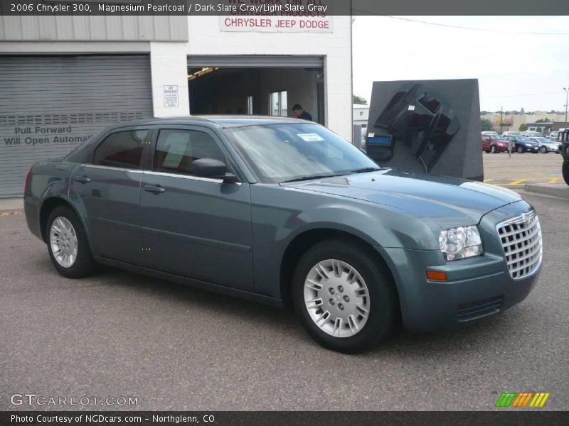 Magnesium Pearlcoat / Dark Slate Gray/Light Slate Gray 2006 Chrysler 300