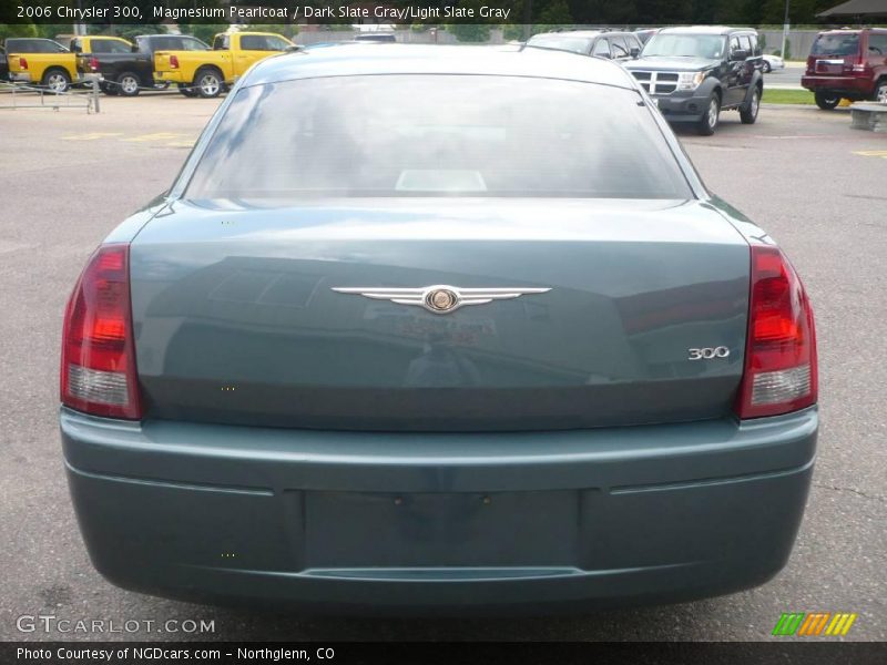 Magnesium Pearlcoat / Dark Slate Gray/Light Slate Gray 2006 Chrysler 300