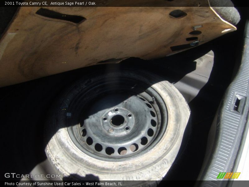 Antique Sage Pearl / Oak 2001 Toyota Camry CE