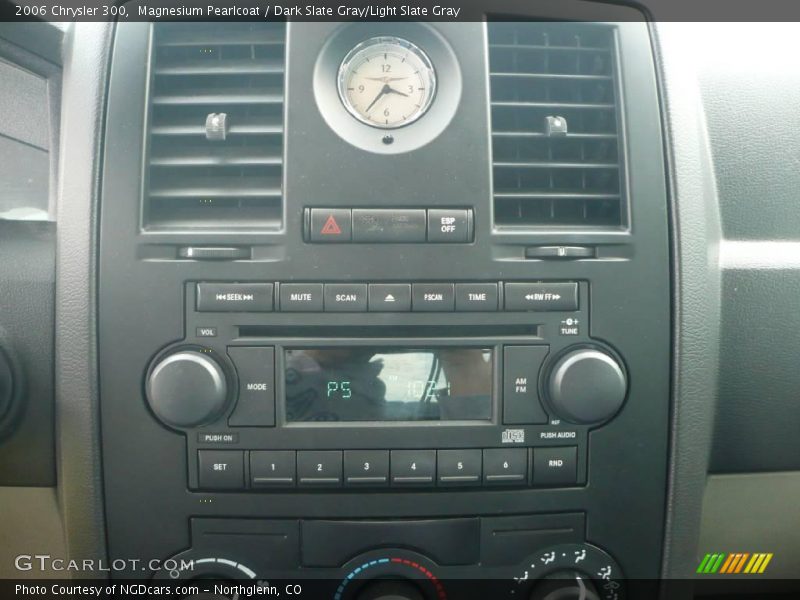 Magnesium Pearlcoat / Dark Slate Gray/Light Slate Gray 2006 Chrysler 300