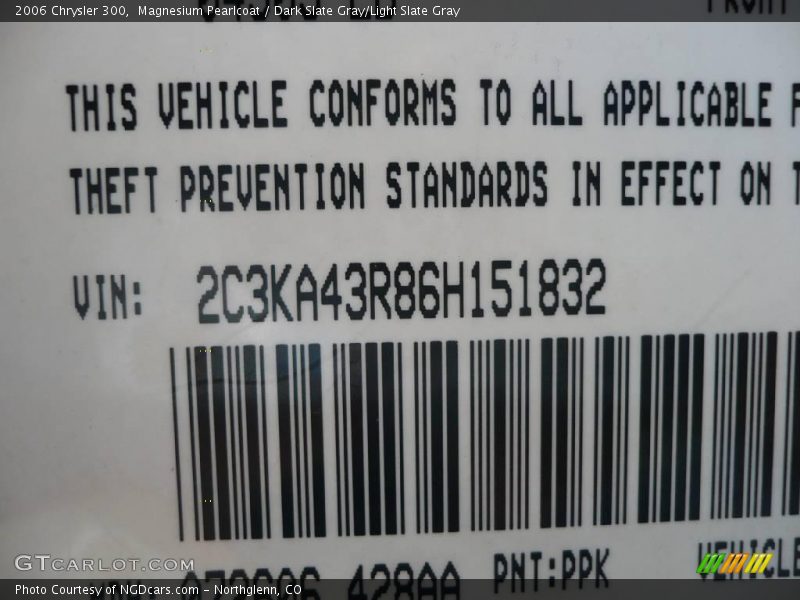 Magnesium Pearlcoat / Dark Slate Gray/Light Slate Gray 2006 Chrysler 300