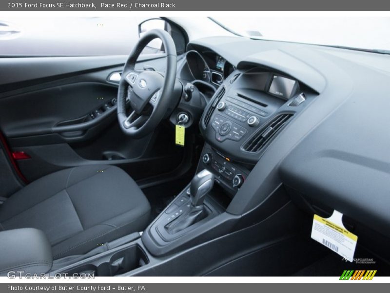Race Red / Charcoal Black 2015 Ford Focus SE Hatchback