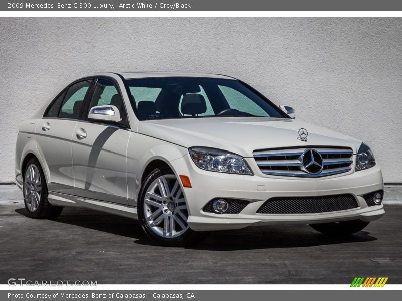 Front 3/4 View of 2009 C 300 Luxury