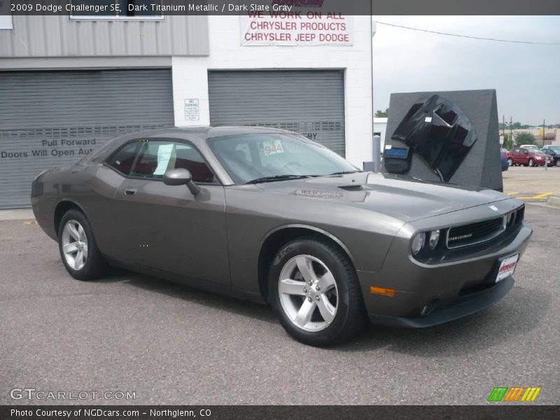 Dark Titanium Metallic / Dark Slate Gray 2009 Dodge Challenger SE