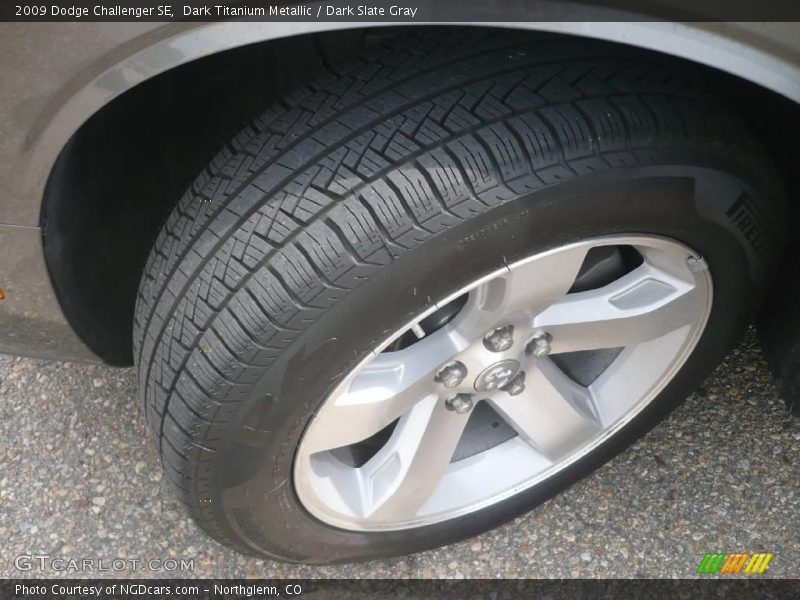 Dark Titanium Metallic / Dark Slate Gray 2009 Dodge Challenger SE