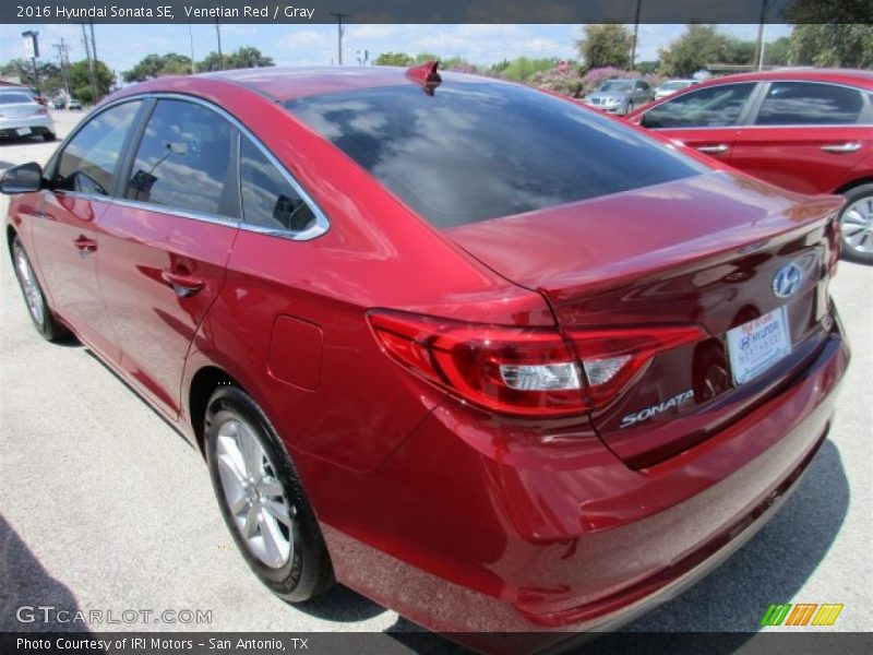 Venetian Red / Gray 2016 Hyundai Sonata SE