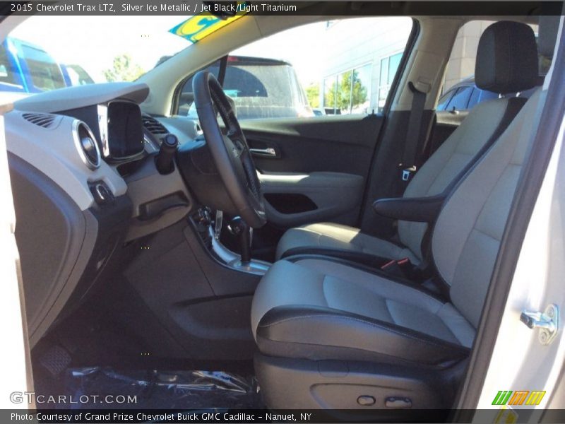 Silver Ice Metallic / Jet Black/Light Titanium 2015 Chevrolet Trax LTZ