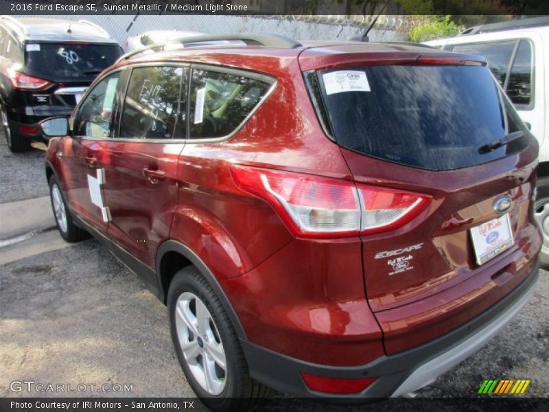 Sunset Metallic / Medium Light Stone 2016 Ford Escape SE