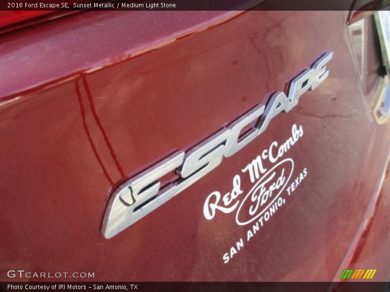 Sunset Metallic / Medium Light Stone 2016 Ford Escape SE
