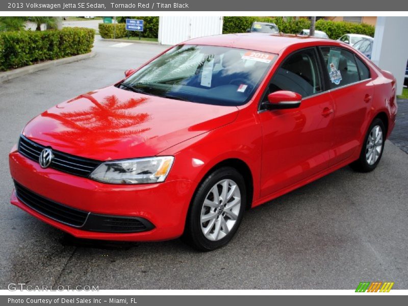 Tornado Red / Titan Black 2013 Volkswagen Jetta SE Sedan