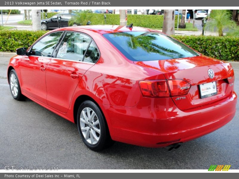 Tornado Red / Titan Black 2013 Volkswagen Jetta SE Sedan