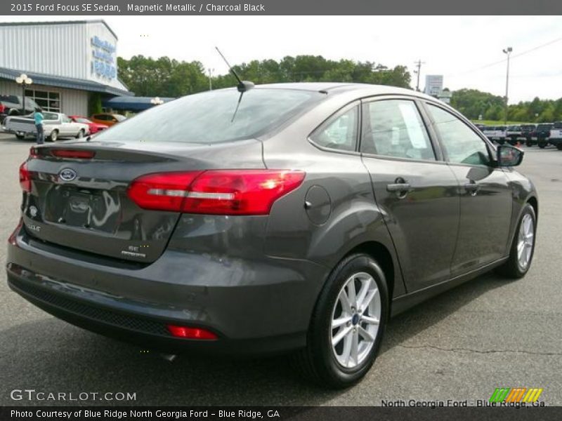 Magnetic Metallic / Charcoal Black 2015 Ford Focus SE Sedan