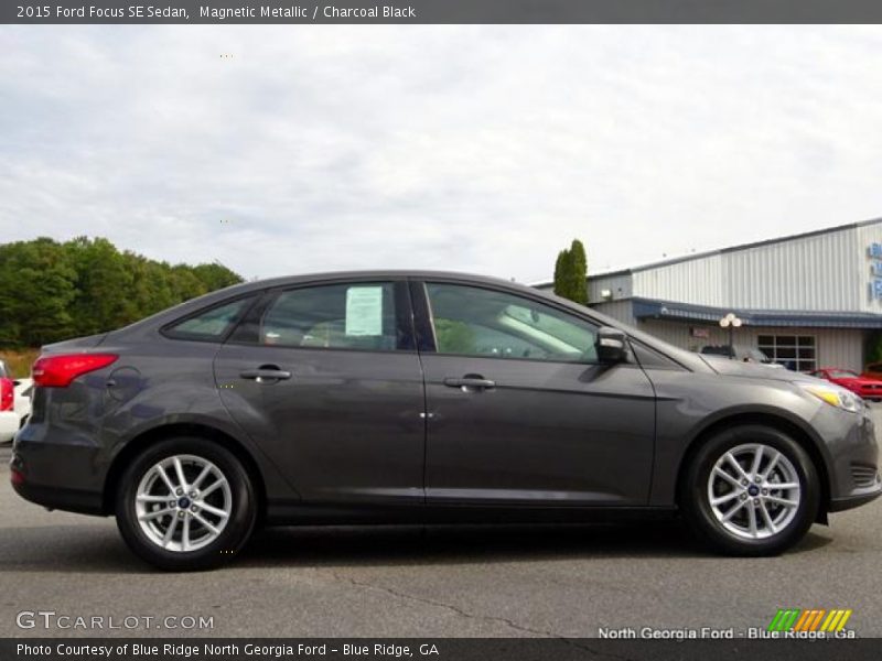 Magnetic Metallic / Charcoal Black 2015 Ford Focus SE Sedan